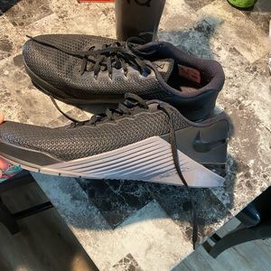 Nike Metcons Size 12. Like new.